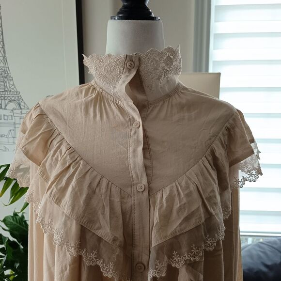 🤍Korean Chic Lace Ruffle Blouse in Cream - Picture 3 of 8